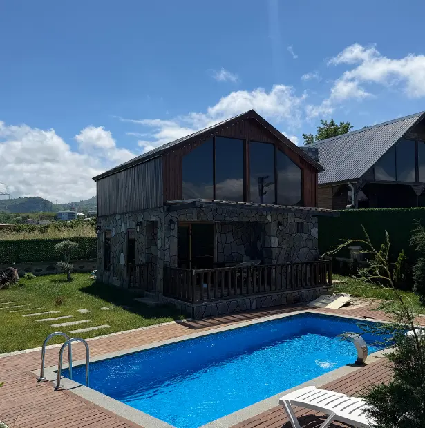 Havuzlu bungalov